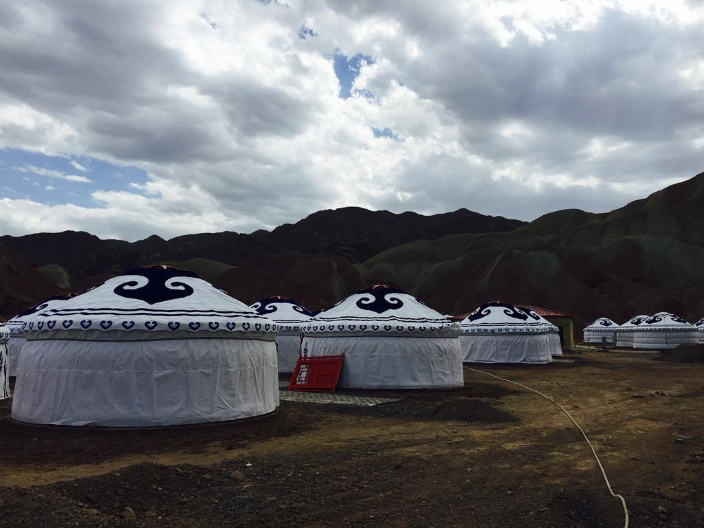 Kaoshan Tent Zhangye Hotell Exteriör bild